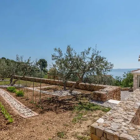 Traditional Stone Poolside In