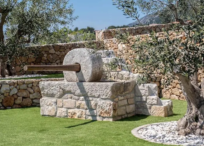 Traditional Stone Poolside In